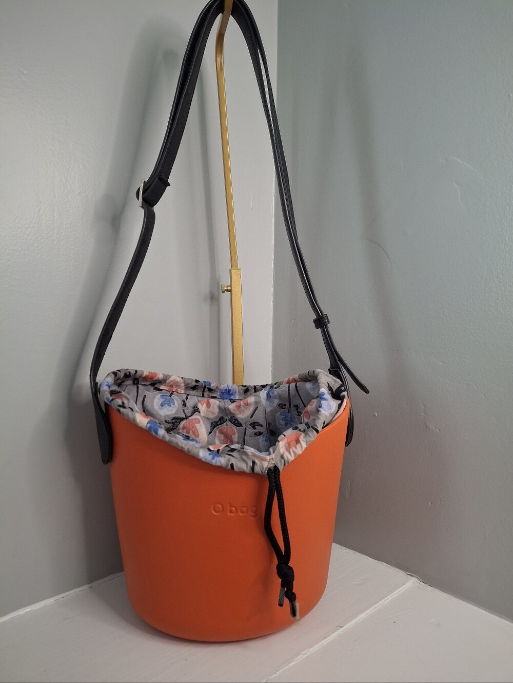 O Bag Orange Bucket Crossbody Bag w/ Floral Drawstring Insert Made in Italy EUC